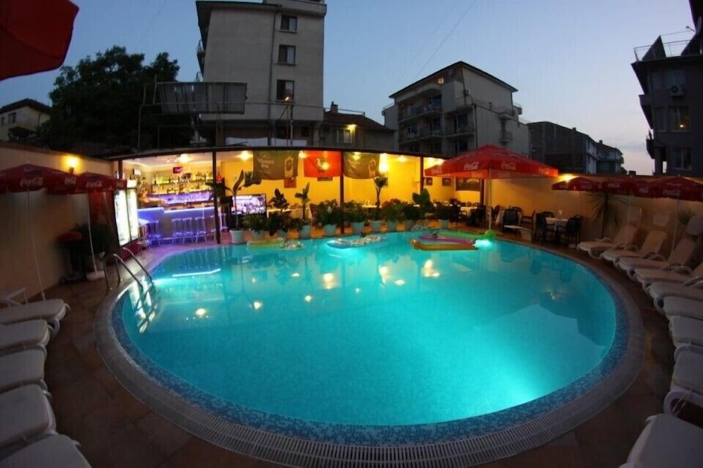 Italia Hotel Nessebar Exterior foto